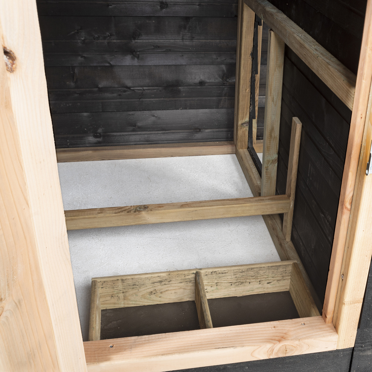 Voldux Kippenren Milan - 260 x 130 x 132 cm - Zweeds zwart rabat - Douglashout