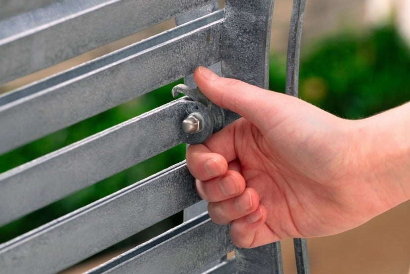 Harrod Darsham Bistro Set – Handgeëtst & Inklapbaar - Tafel en 2 stoelen - Design B