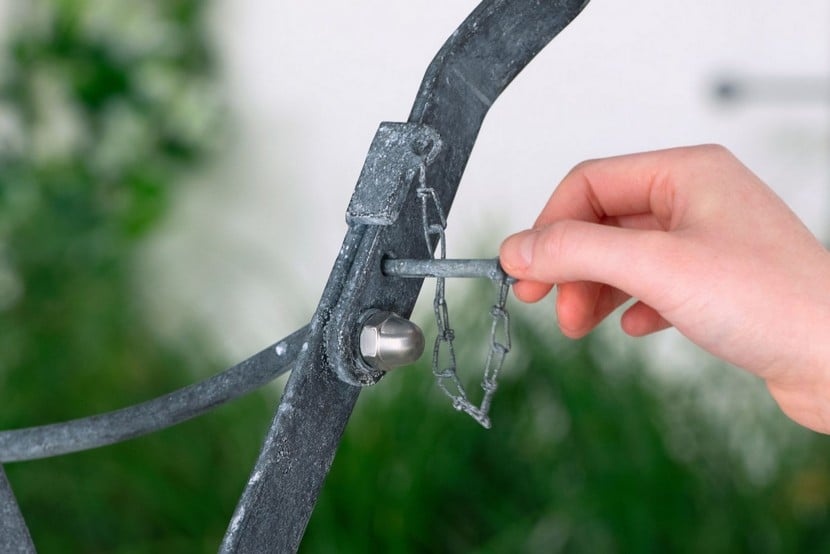 Harrod Darsham Bistro Set – Handgeëtst & Inklapbaar - Tafel en 2 stoelen - Design B