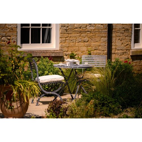 Harrod Darsham Bistro Set – Handgeëtst & Inklapbaar - Tafel en 2 stoelen - Design A