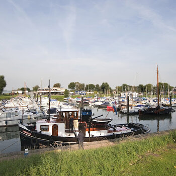 De Helling marina and campsite