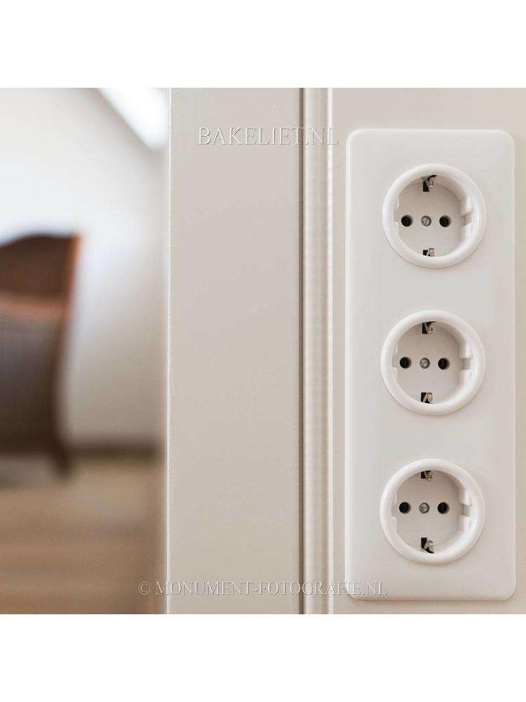 Bakeliet Stopcontact Inbouw (NL) – Gebroken Wit – 1930-serie