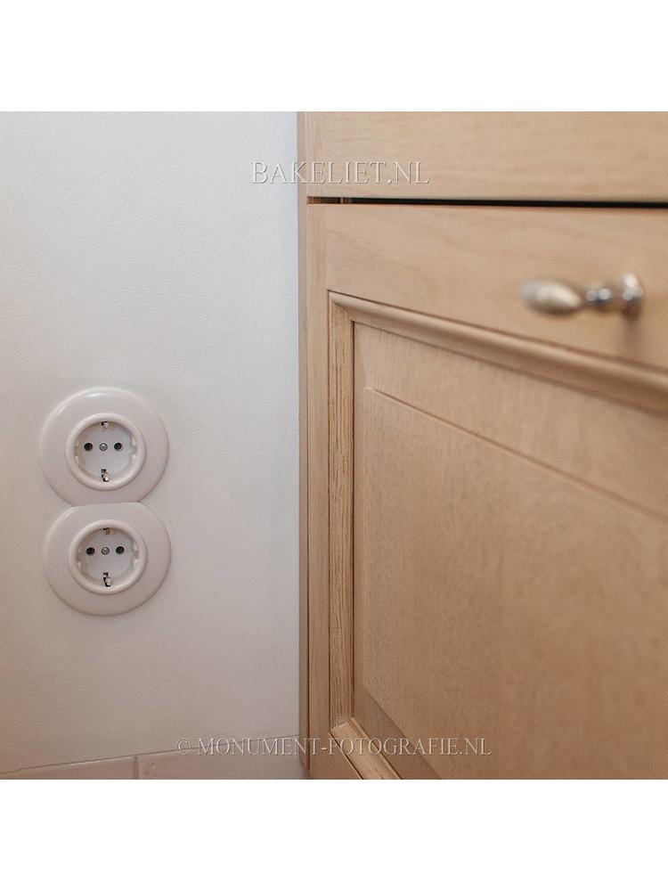 Bakeliet Stopcontact – Wandcontactdoos – Inbouw – Gebroken Wit