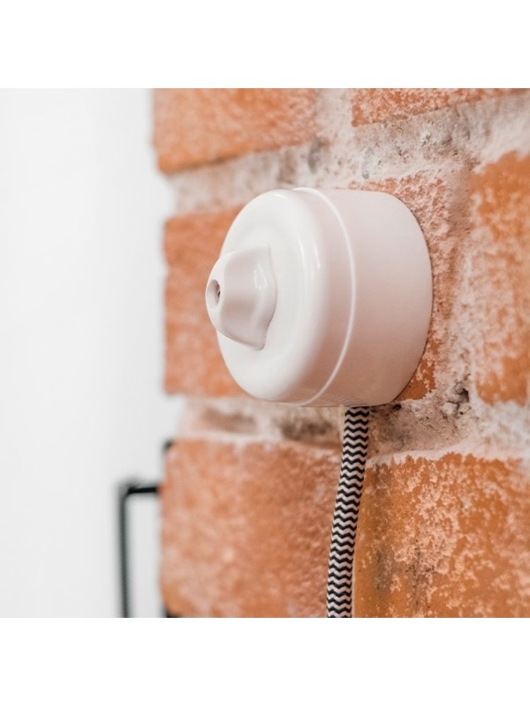 Bakeliet Wisselschakelaar Opbouw – Gebroken Wit – Jaren ’30–’60