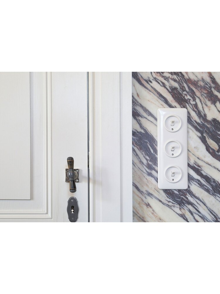 Bakeliet Afdekraam Driedubbel Inbouw – Gebroken Wit – Jaren ’30–’60