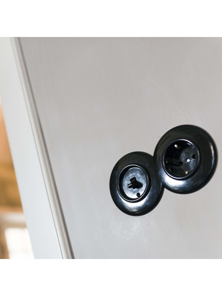 Bakeliet stopcontact inbouw - THPG stopcontact - Retro stopcontact