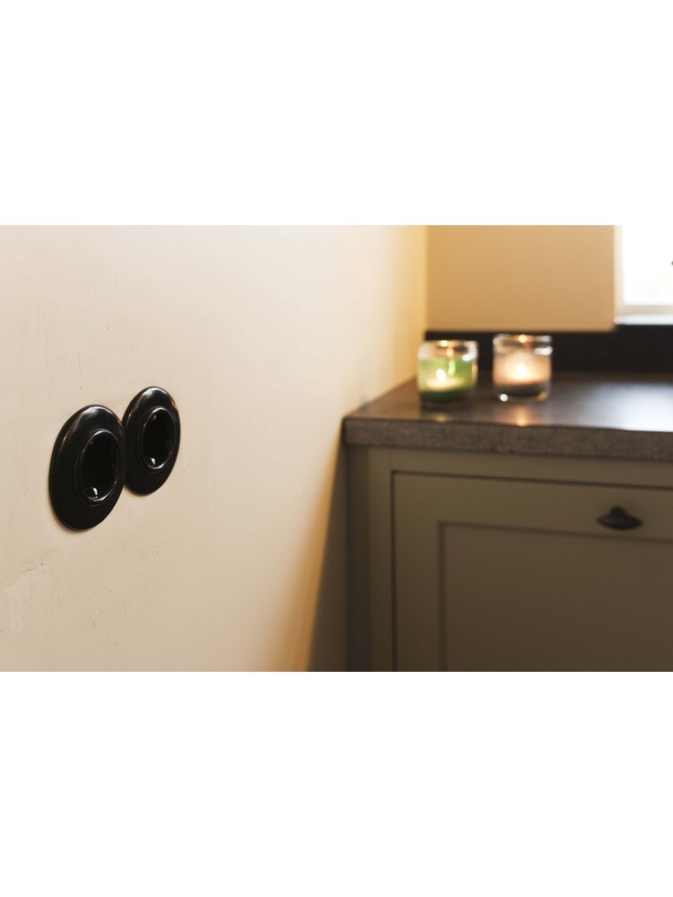 Bakeliet stopcontact inbouw - THPG stopcontact - Retro stopcontact