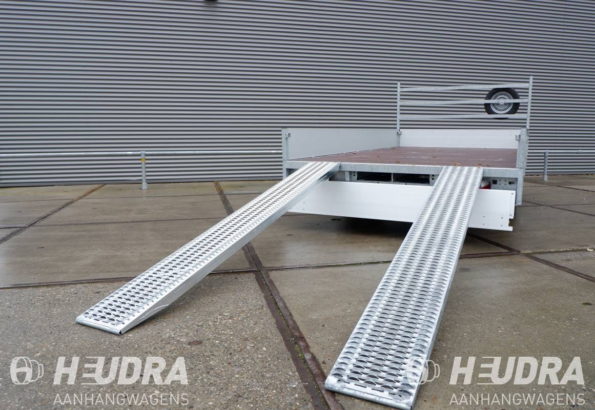 Stalen oprijplaten voor Hulco Medax plateauwagen