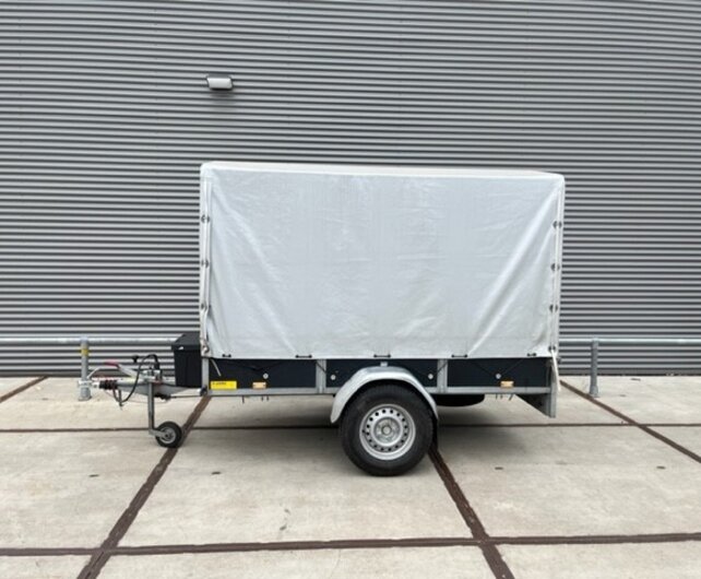 Verhuurmodel bakwagen met huif 250x130x150cm