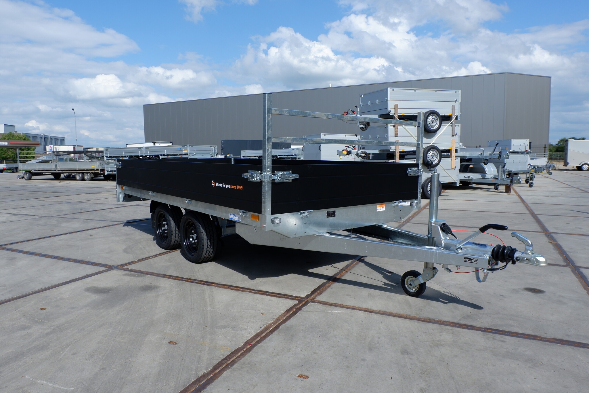 Saris plateauwagen 3500kg 356x184cm Black Edition