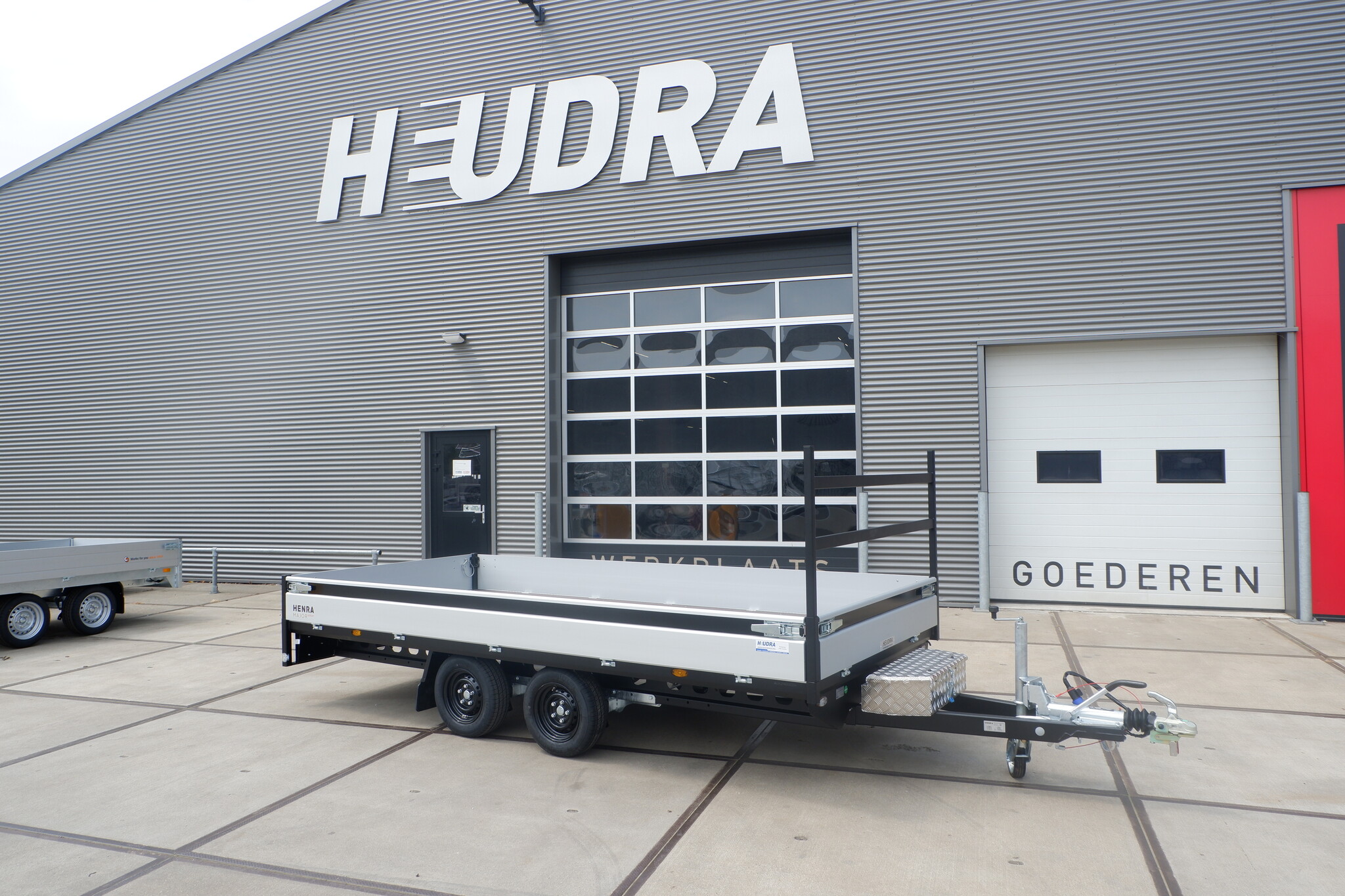 Plateauwagen Henra Tandemas 2700kg 351x185 Xpert Black Bottom