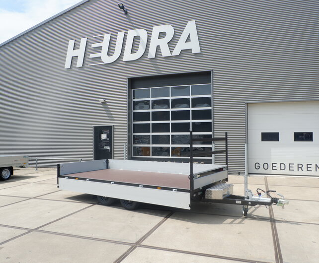 Plateauwagen Henra Tandemas 2700kg 351x185cm Xpert Black Bottom