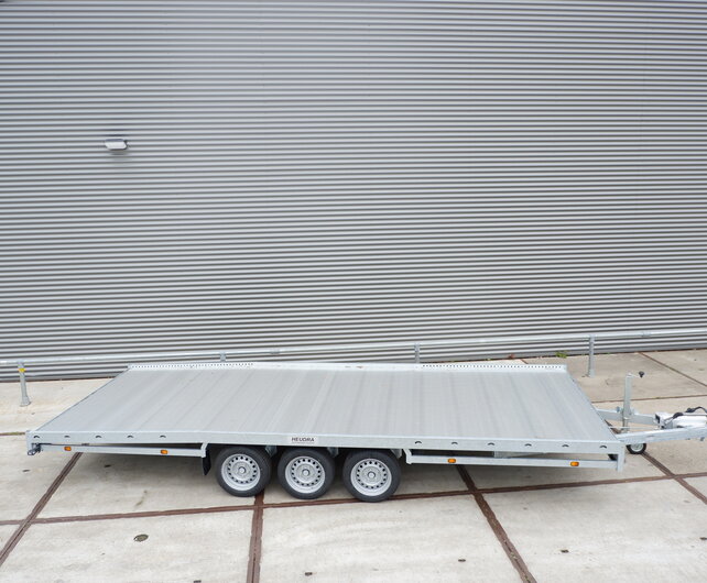 Hulco Carax-3 3500kg 440x207cm multitransporter