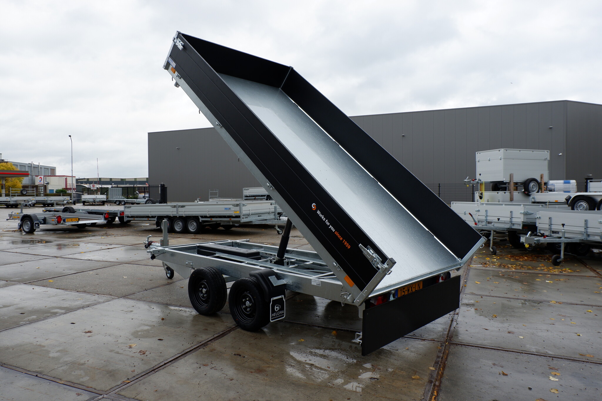 Saris elektrische driezijdige kipper 3500kg 356x184cm Black Edition