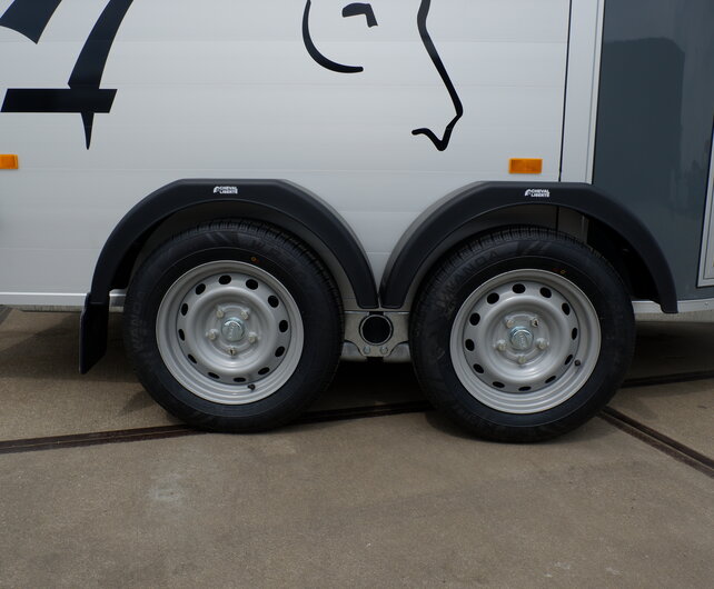 Cheval Liberté paardentrailer 2 paards 2600kg  315x167x230cm met koetsenframe