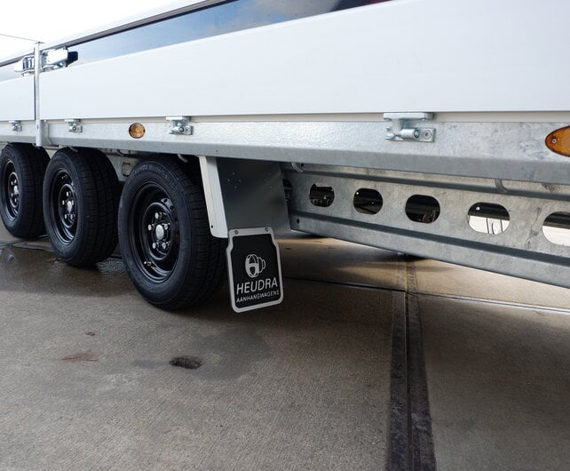 Henra plateauwagen tridemas 3500kg 553x202cm Xpert
