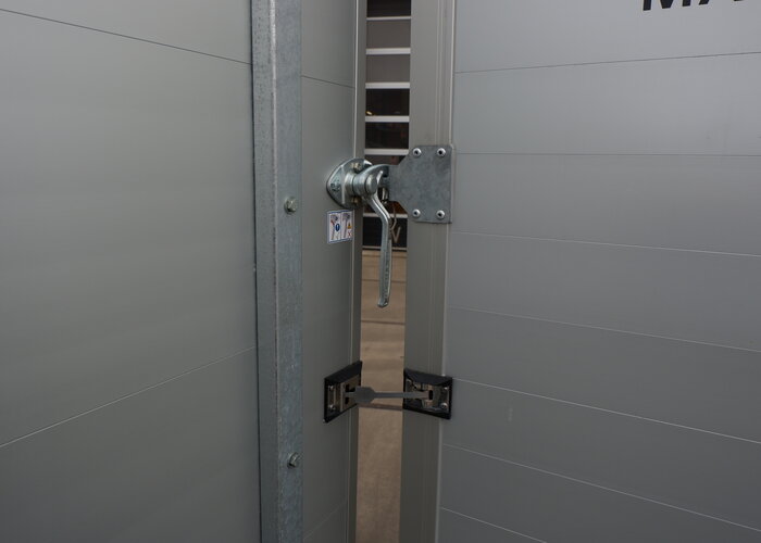 Amig - Door stopper - Hydraulic door closer - Made of aluminium - Dimensions: 108 x 32 mm - Ideal for door brakes, stoppers or dampers - Colour: Gold - Maximum weight: 40 kg