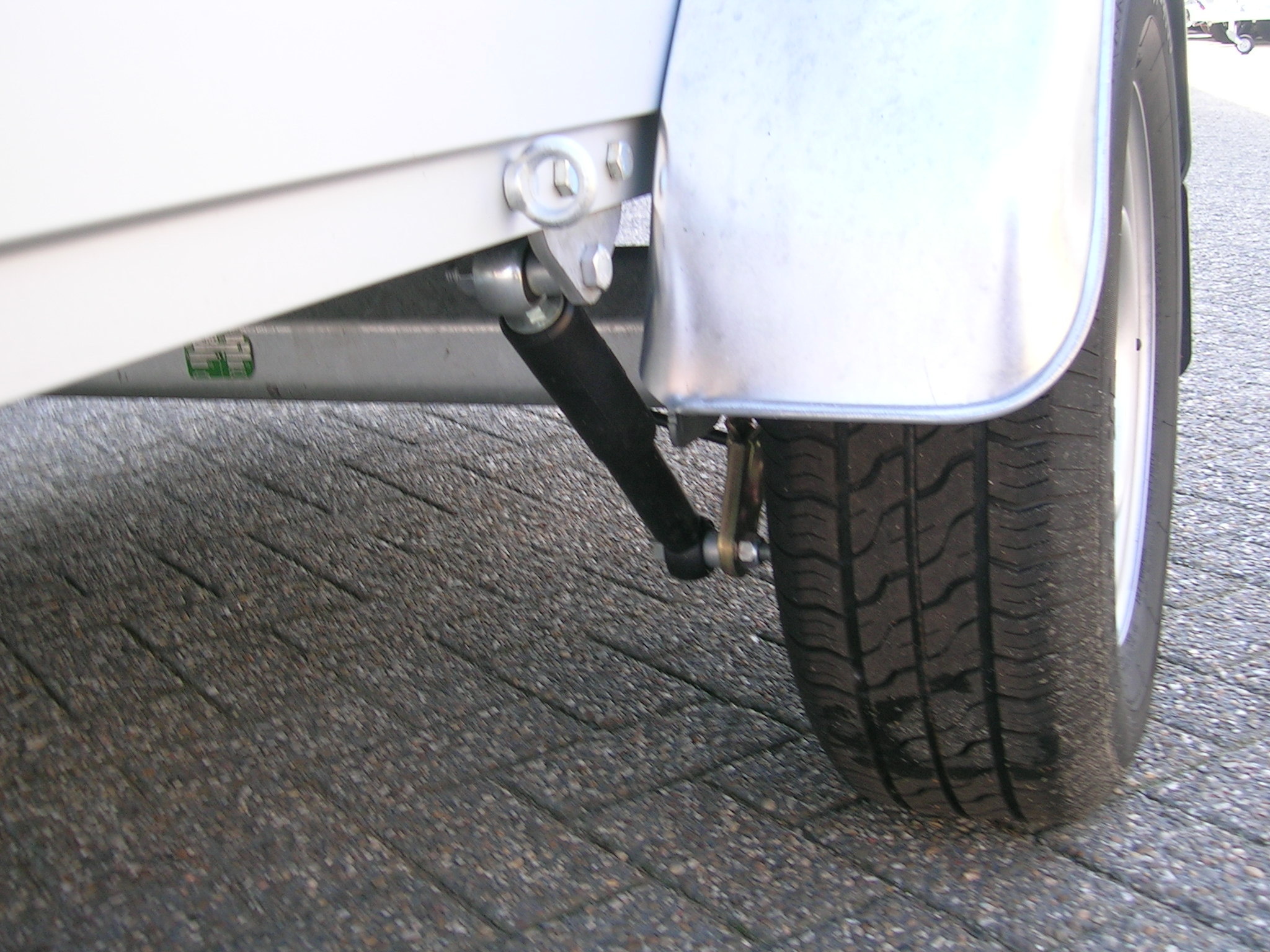 Schokbrekerset + tempo 100 voor Anssems bagagewagen