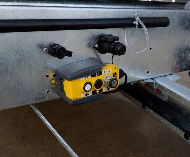 Humbaur elektrische driezijdige kipper 3500kg 363x185cm