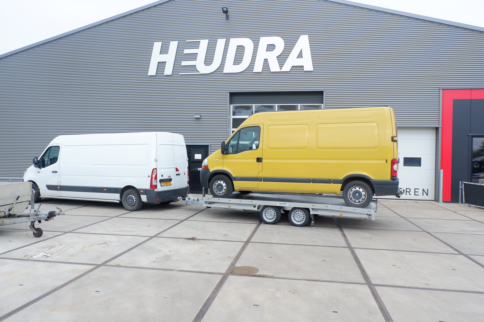 Hulco Carax-2 3500kg 440x207cm multitransporter