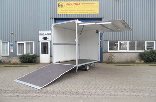 Heudra gesloten aanhangwagen met verkoopklep en oprijklep