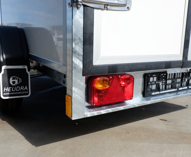 Henra gesloten aanhangwagen 1350kg 315x138x160cm