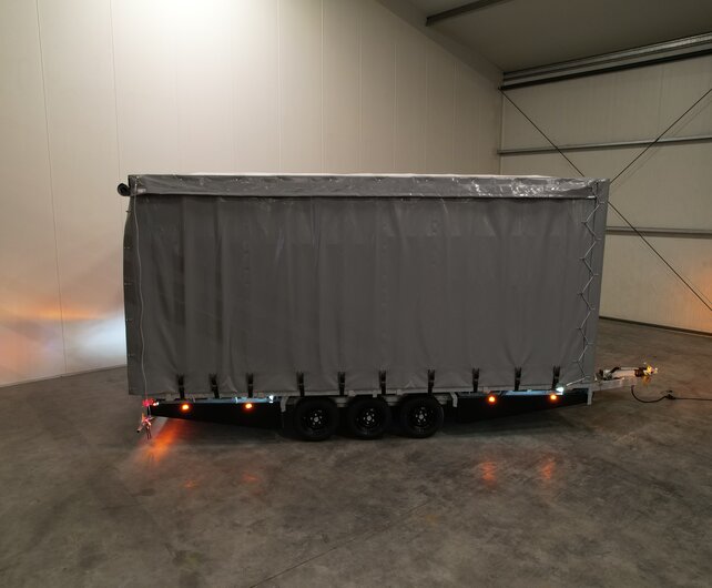 Maatwerk Hulco Medax-3 met huif