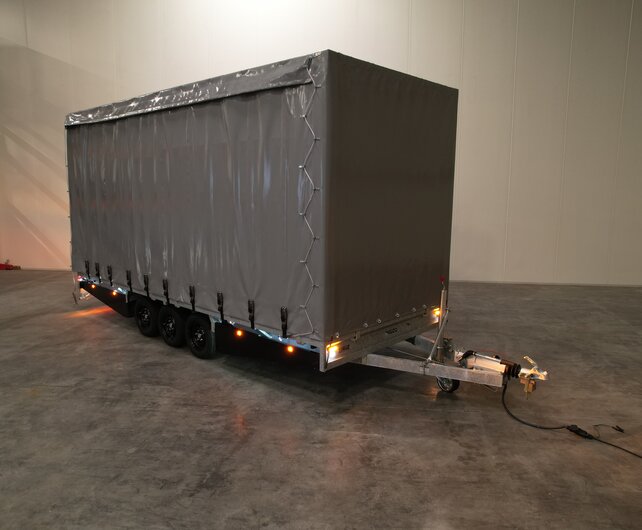 Maatwerk Hulco Medax-3 met huif