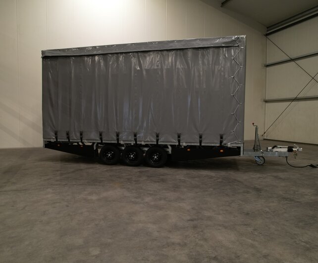 Maatwerk Hulco Medax-3 met huif