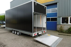 Heudra maatwerk gesloten aanhangwagen met laadklep