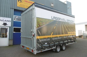 Gesloten aanhangwagen met huifopbouw op maat
