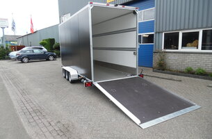 Heudra maatwerk gesloten aanhangwagen met sandwich opbouw