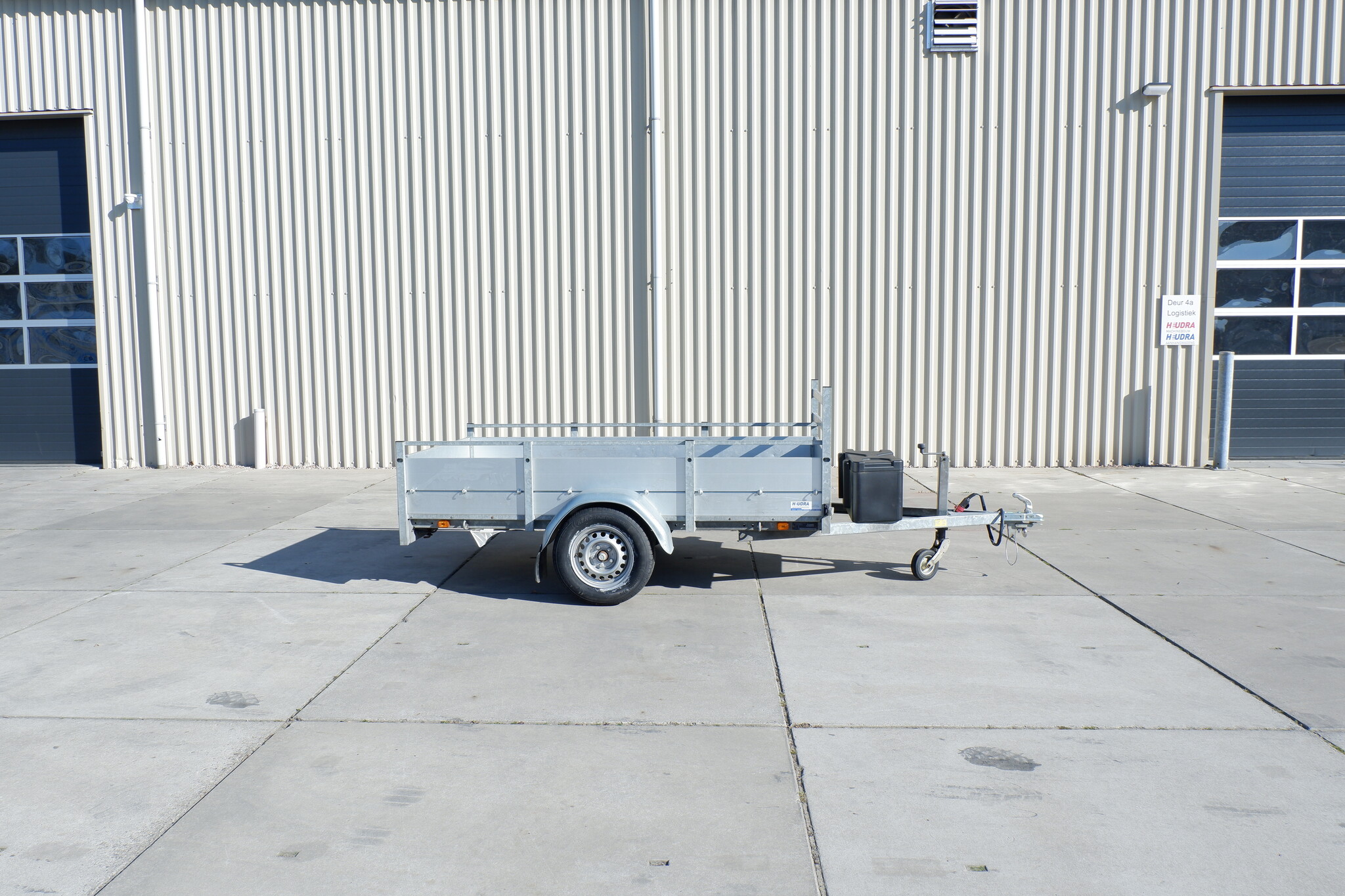 Verhuurmodel bakwagen ongeremd 750kg 251x130cm