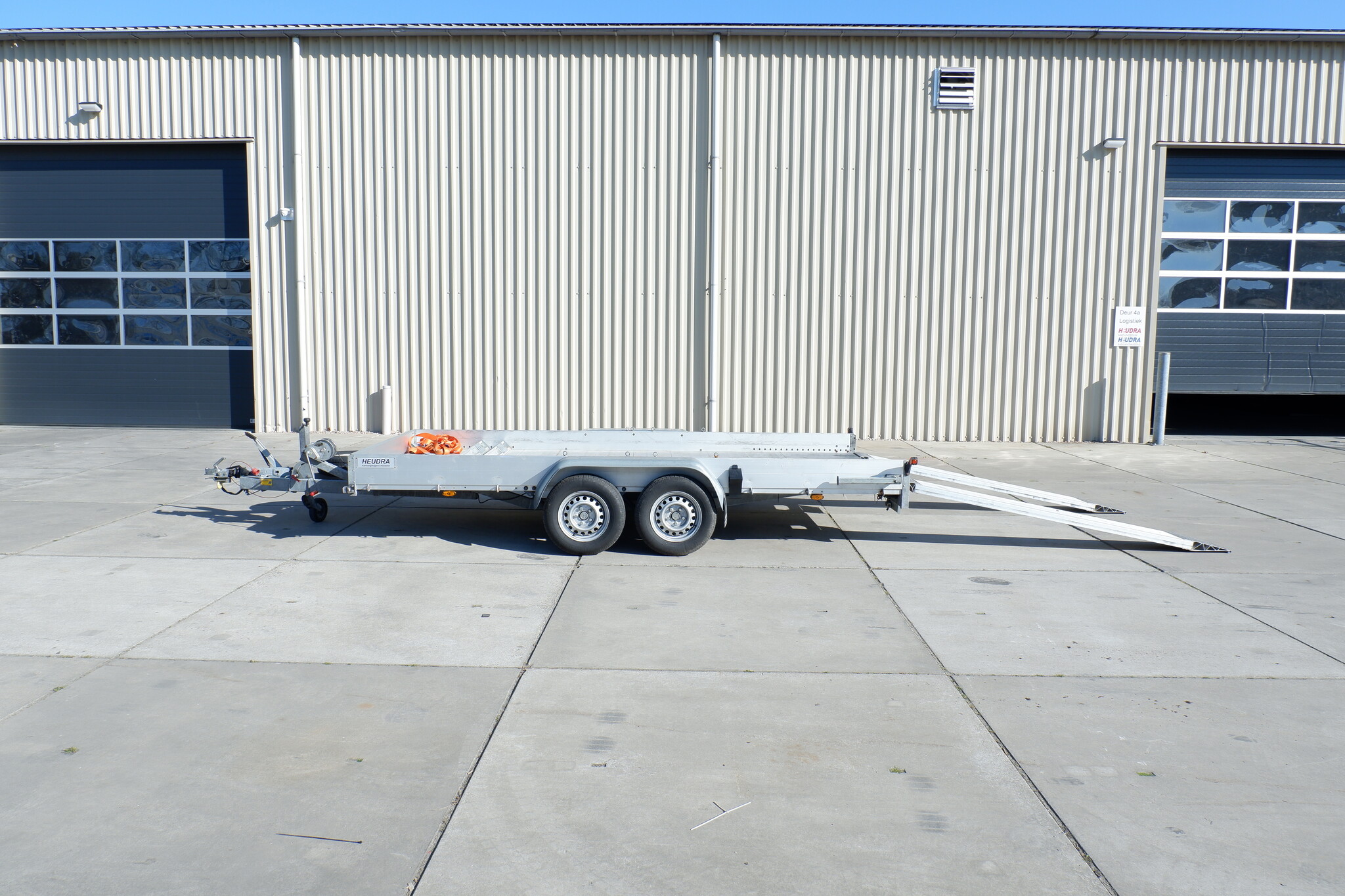 Verhuurmodel Autotransporter 2500kg 407x180cm