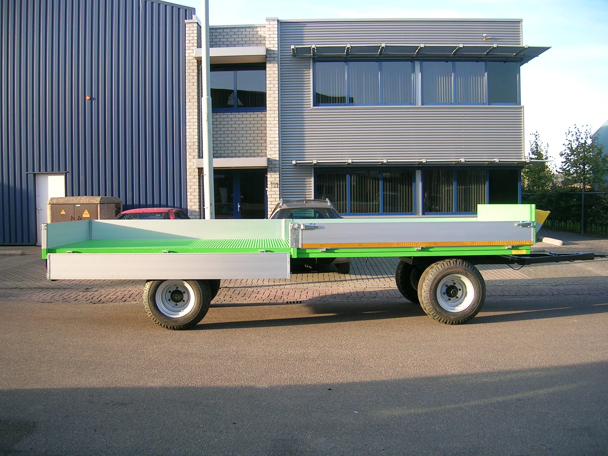 Heudra maatwerk aanhangwagen voor bomentransport