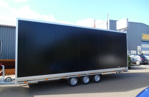 Heudra maatwerk evenementen aanhangwagen met sandwich opbouw