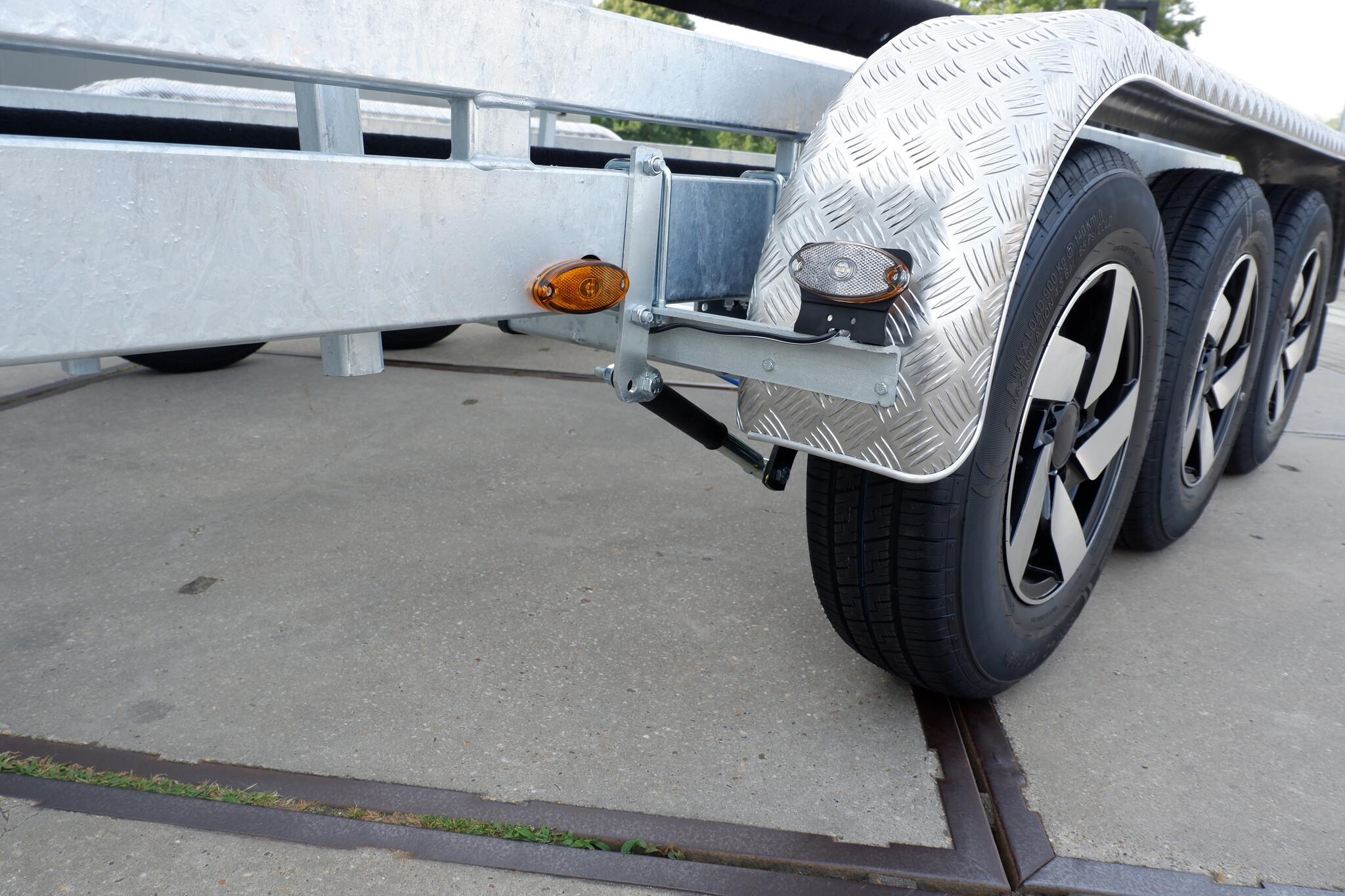 Schokdemperset voor Vlemmix boottrailer tandemas