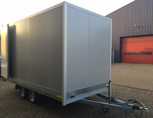 Maatwerk gesloten aanhangwagen met sandwich opbouw