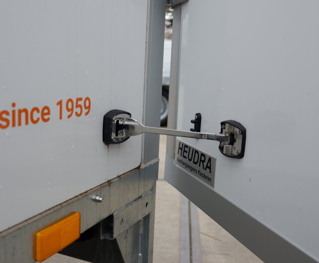 Saris gesloten aanhangwagen GO 2700kg 306x154x200cm