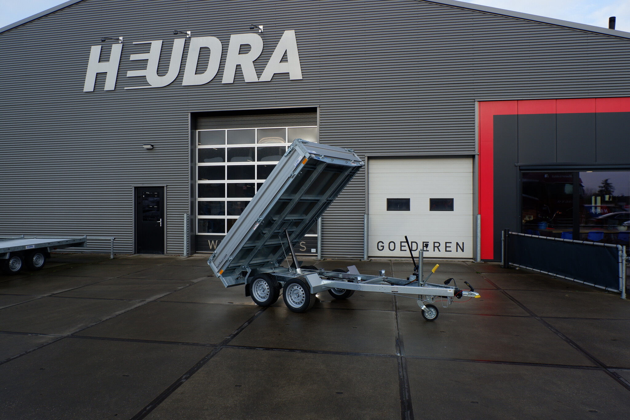 Humbaur kipper handbediend 2700kg 314x175cm