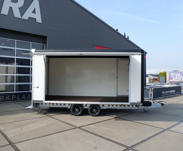 Henra gesloten plateauwagen 3500kg 453x202x220cm met verkoopklep en zijdeur