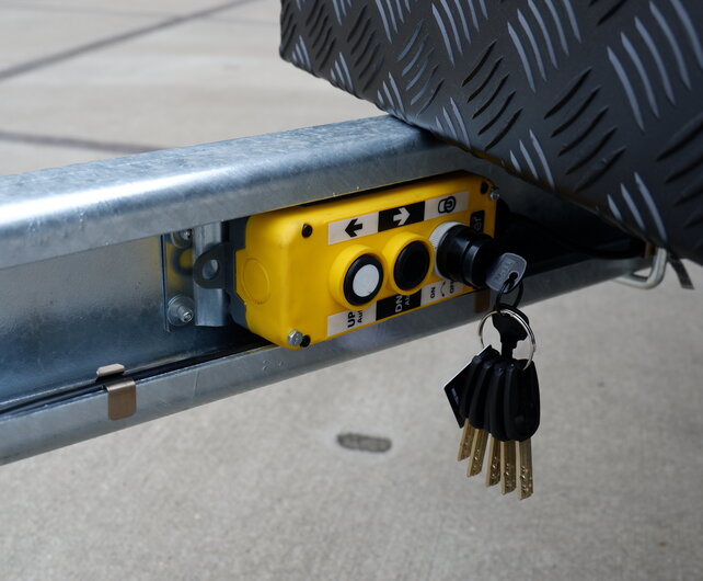 Saris elektrische kipper achterwaarts 2700kg  306x184cm