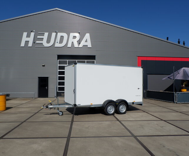 Humbaur gesloten aanhangwagen 2500kg 407x177x200cm