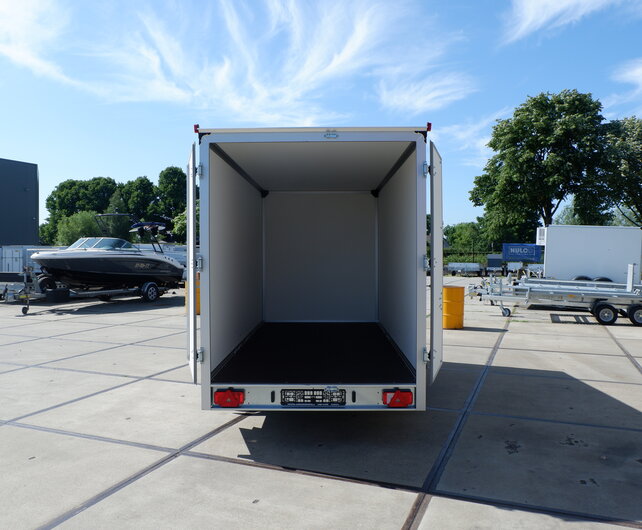 Humbaur gesloten aanhangwagen 2500kg 407x177x200cm