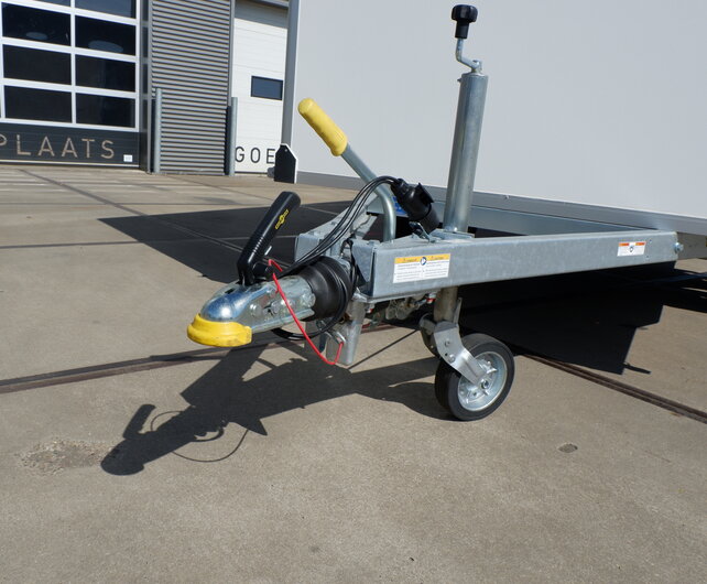 Humbaur gesloten aanhangwagen 2500kg 407x177x200cm