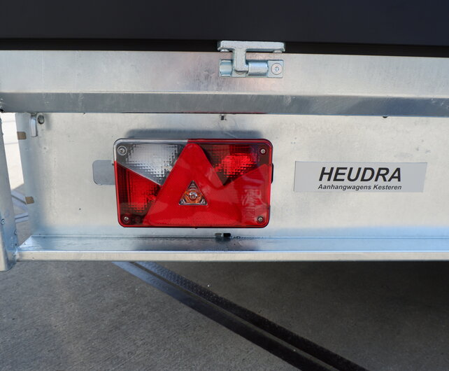 Henra plateauwagen 3500kg 633x248cm BlackLabel