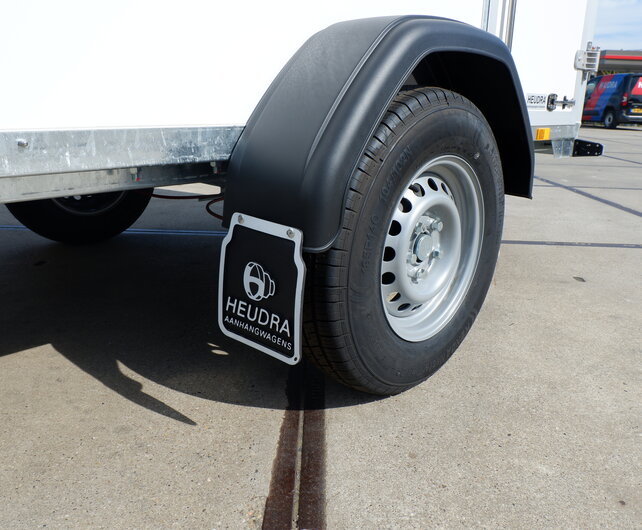 Saris gesloten aanhangwagen GO 1350kg 256x134x150cm met zijdeur