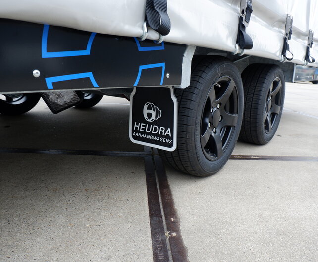 Hulco Carax autotransporter met huif 3000kg 440x207x180cm