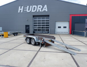 Gebruikte Hoka bakwagen 2700kg 295x130cm