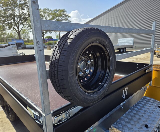 Reservewiel 185/60R12 5gts Zwarte velg